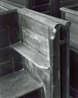 107h_rocky_hill_pew_door_and_hinge